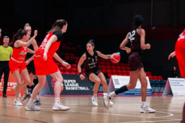 daniella turner dribbling the basketball vs leicester riders